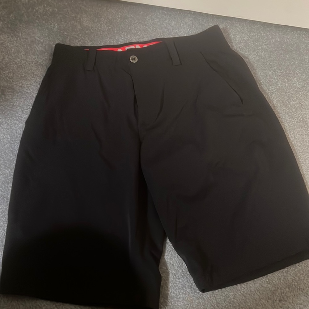 Under Armour men’s golf shorts